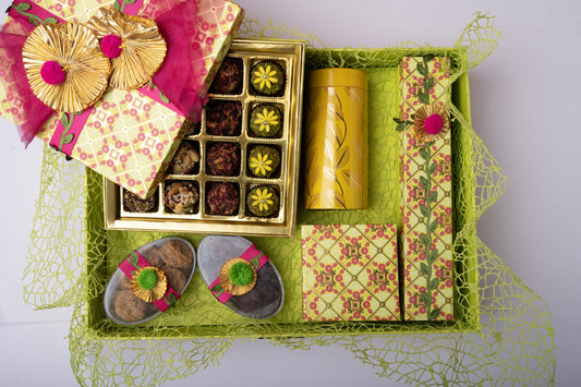 Green tray Hamper